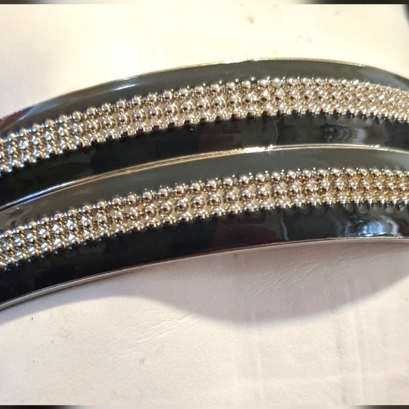 Lia Sophia Lot Of 2 Dark Charcoal Enameled Bangle Bracelets Silver Tone - Picture 1 of 5